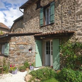 Bay Cottage Gite, Busserolles., hotel i Busserolles