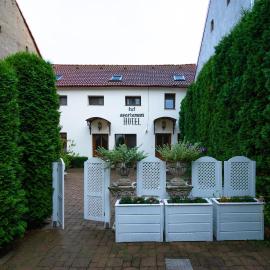 Apartament Hotel H – hotel w mieście Orăştie