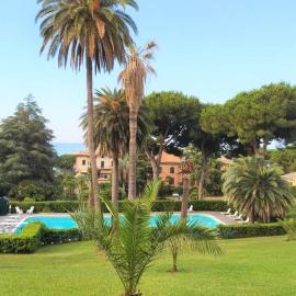 CasaViva - Beautiful Bilo with shared pool in Genova Nervi، فندق في جينوا