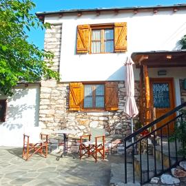 Linos Traditional Cottage, hotel in Theologos