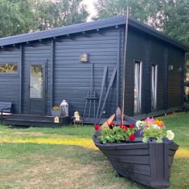 Māja pie Ziedu laivas, hôtel à Plieņciems