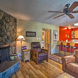Ski & Unwind Fireside: Main St Condo in Tannhauser
