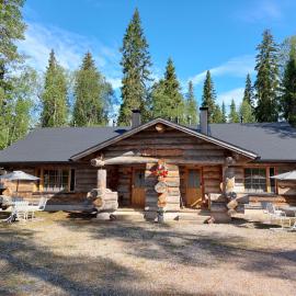 Isokelo Log Apartments