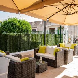 LA DOLCE VITA ROOMS, hotel in Procida
