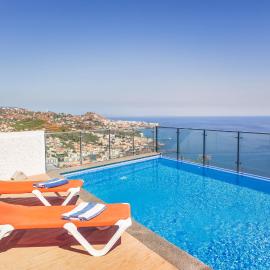 Villa Amplitude, hotel in Câmara de Lobos