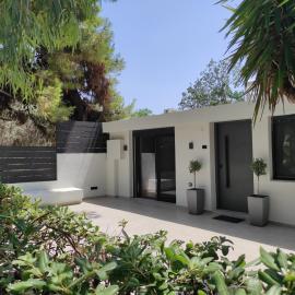 Kavouri Seaside Luxury Bungalow, Hotel in Athen