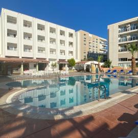 Oya Family Suites โรงแรมในคูซาดาซี