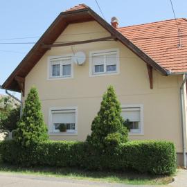 Gitta apartman Lesenceistvánd, hotel a Lesenceistvánd