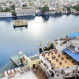 Hotel Devraj Niwas on Lake Pichola