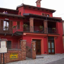 B&B l'Angolo di Rosina con ristorante, hotel em Novello