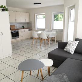 Familienfreundliche Ferienwohnung mit Wohlfühlbalkon und kostenlosem Parkplatz nahe Messe und Bodensee, hotel a Meckenbeuren