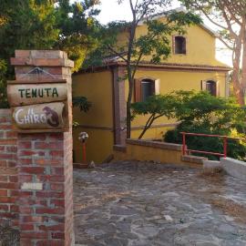Tenuta il Ghiro, hotel v destinaci Palombella