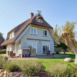 Reethus Reddevitz mit Kamin, Sauna, Terrasse, Boddenblick, viešbutis mieste Alt Reddevitz