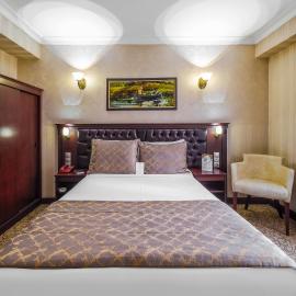 Oğlakcıoğlu Park Otel, hotel di İzmir