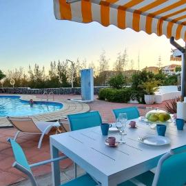 ARGUINEGUIN, two bedrooms bungalow, pool & wifi, hotel in Arguineguín