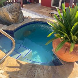 Cozy studio with private spa, hotel in Oranjestad