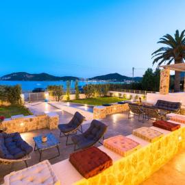 Steleni Seaside Suites, hotel in Iraklitsa