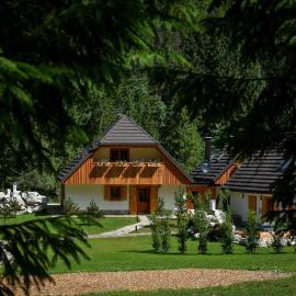 JULIAN VILLAGE LEPENA, hotelli kohteessa Soča