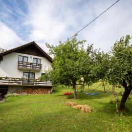 Holiday house On the riverside, hotel i Ogulin