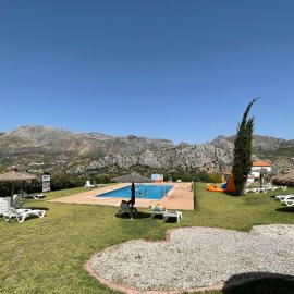 Apartamentos Cedro Alto, hotel sa Benaoján