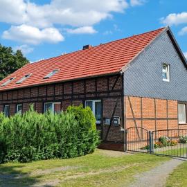 Bauernstübchen, hotel in Below
