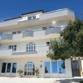 Villa Mikrut, hotel di Podstrana