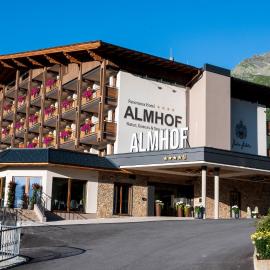 Hotel Almhof, hótel í Galtür