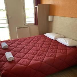 FASTHOTEL cambrai, מלון בקמברה