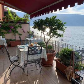 Hotel Garnì Bartabel, hotel en Gargnano