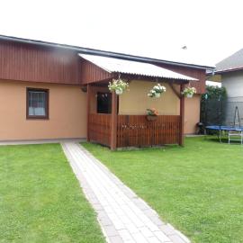 Domček pre rodinku a priateľov, hotel in Bešeňová