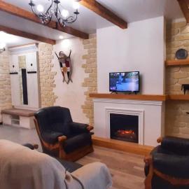 Гетьманські палати , Старе місто, 2 спальні, балкон-тераса , 85 м кв, hotell i Kamenets-Podolsk