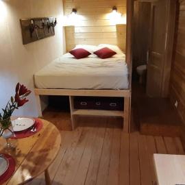 Charmante Roulotte atypique, hotel Jaujac városában