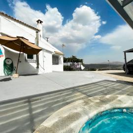 Cortijo La Viñolilla en zona rural (Montefrío), hotel em Montefrío