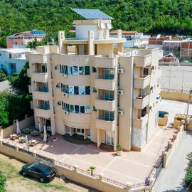 HOTEL DANA, hotel a Čanj