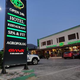 Agropolog Hotel & Spa, хотел в Želino