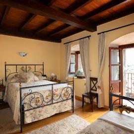 La Casona de Lombraña, en Polaciones (Saja-Nansa), hotel di Lombraña