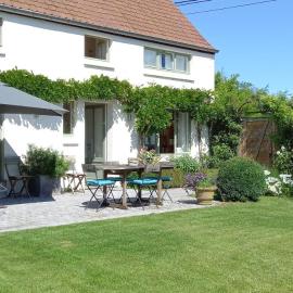 little cottage, hotel em Lasne