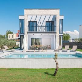 Villa Grota - Luxury 4-Bedroom Villa with Private Pool & Garden