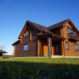 Villa Family House Truskavets, hotel in Modrychi