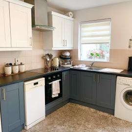 Three-Bedroom Home in Tulfarris Village, Wicklow, Hotel in Blessington