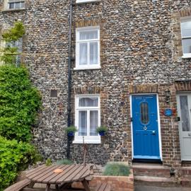 Smuggler's Cottage in Broadstairs - Exclusive unmissable deals! Book now before it's too late!, viešbutis Brodsterse