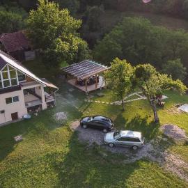 Mese-Háza, khách sạn ở Lorău