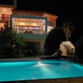 Seaside Villa Lagonisi, hotel in Kalívia Thorikoú