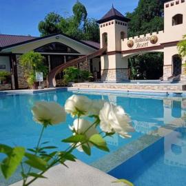 Bella Vista Resort, hotell i Naguilian