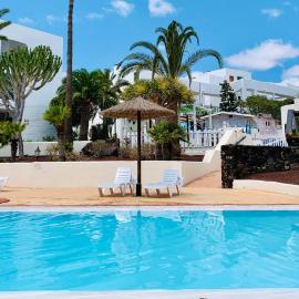 Luxury Sea Apartment Lanzarote PaLù Holiday House, hotel in Costa Teguise