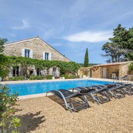 Villa confortable avec piscine privée à Uchaux, hotel Uchaux városában
