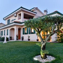 Villa Luciana Spa House, Buje, hotel a Buje