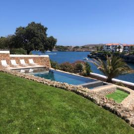 Splendide Villa les pieds dans l'eau dans la baie de Mahon