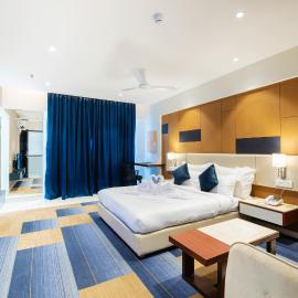 StayBird - B Suite, Business Hotel, Kharadi, hotel in Pune