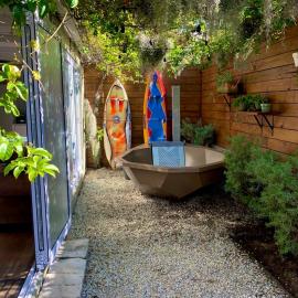 Modern Spacious Cottage with Hot Tub, Flora Studio